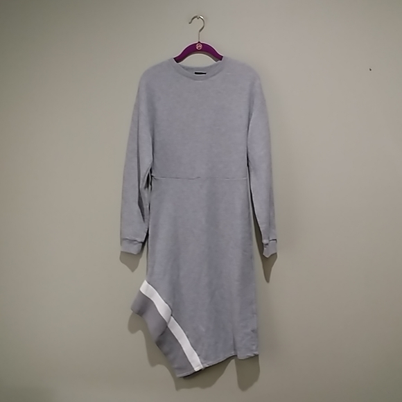 Who What Wear Dresses & Skirts - 🌲 4 for $10 Who what wear gray sweatshirt dress